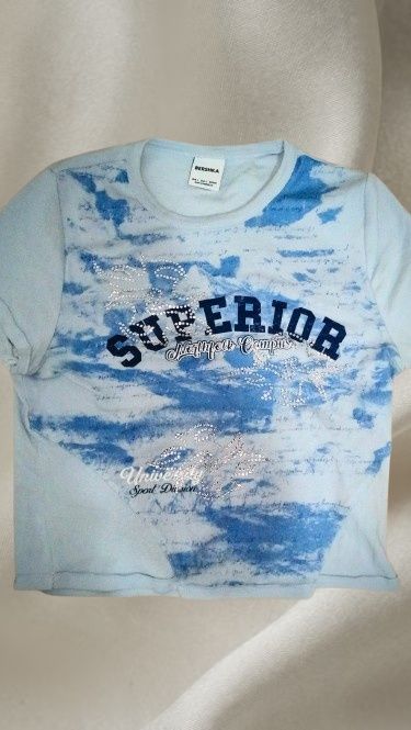 Tricou Bershka „SUPERIOR” – bleu/alb