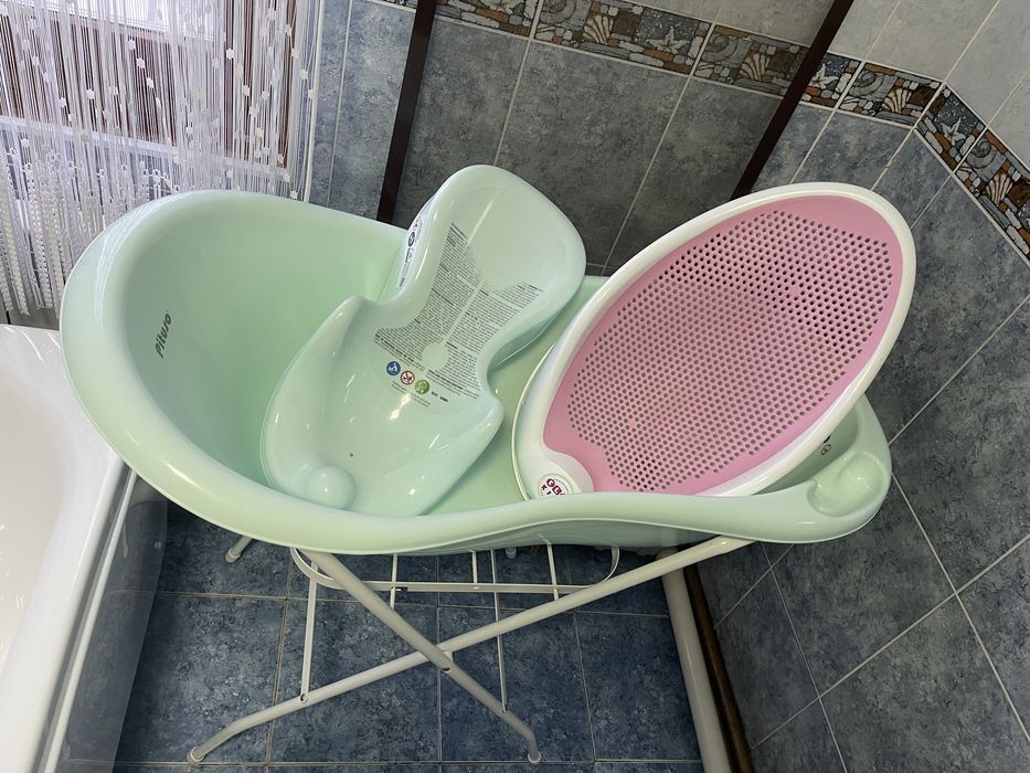 Ванночка для купания с горками