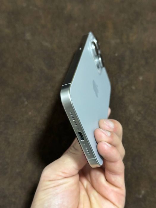 iPhone 15 pro max ideal holati srochna sotiladi