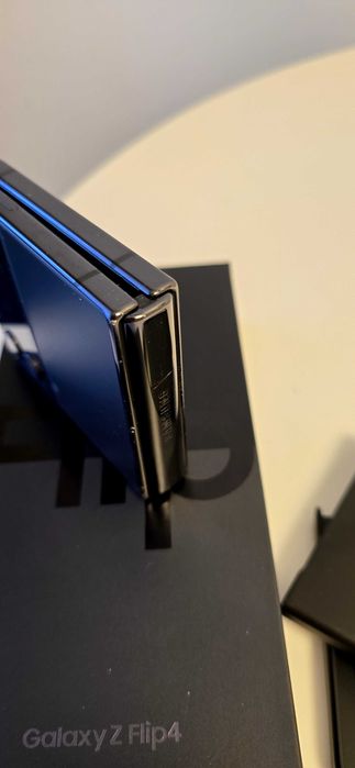 Samsung Galaxy Z Flip 4