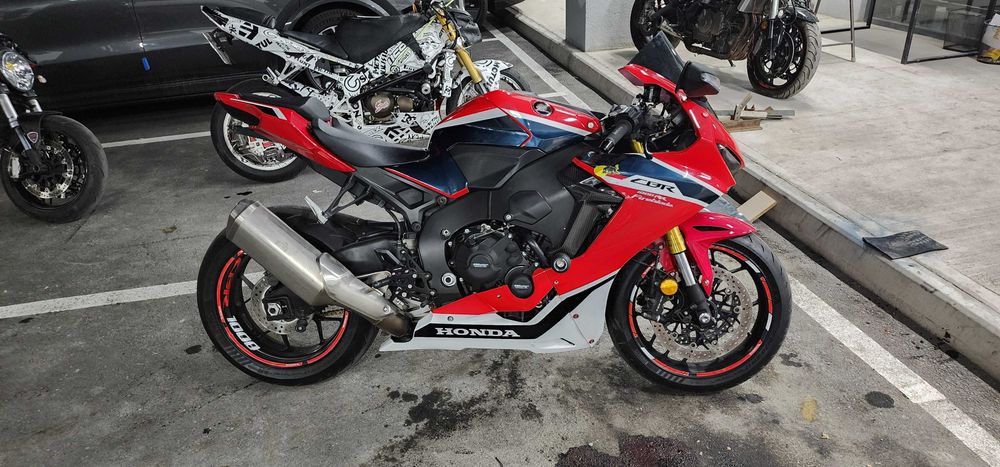 Motosikil Honda cbr 1000RR