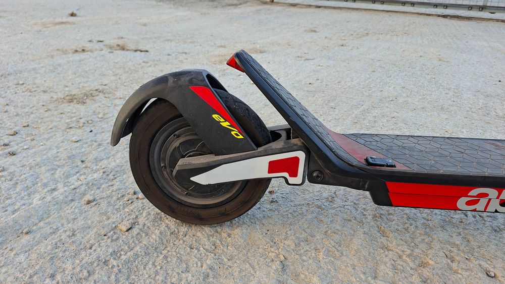 Електрическа тротинетка Aprilia