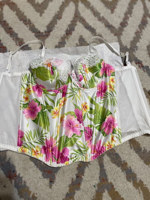 Top din satin cu imprimeu floral