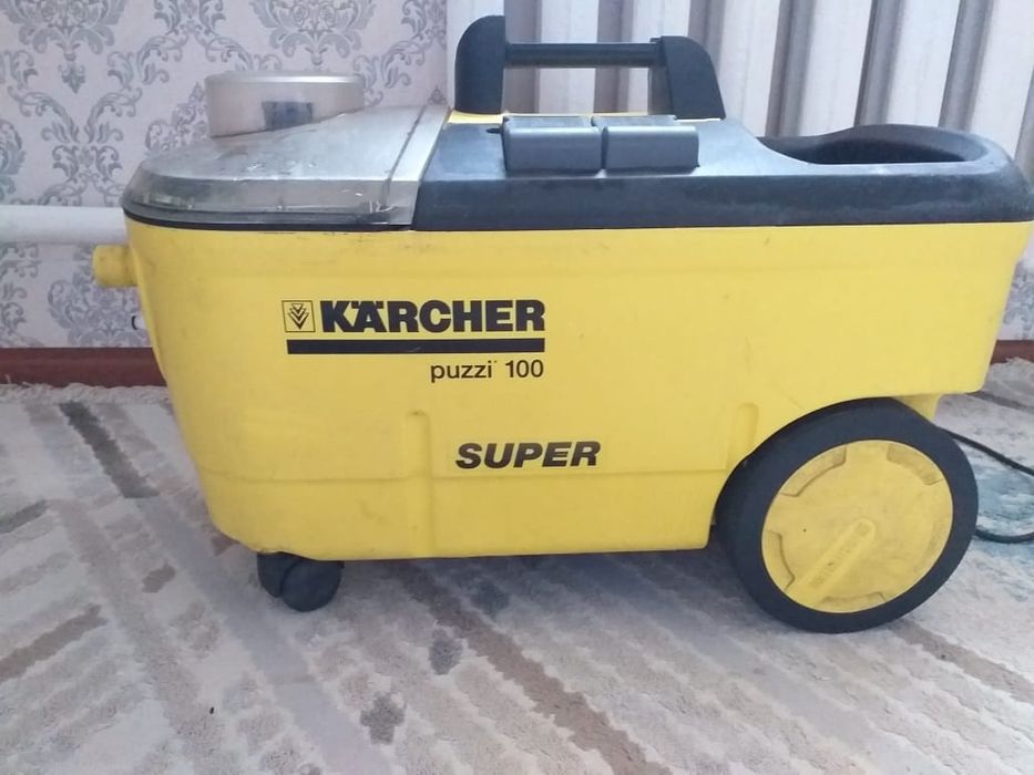 Продам профессиональное моющий пылесос KARCHER PUZZI  100