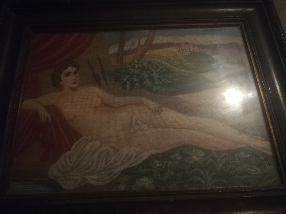 Vând tablou cu 2 femei pictate și cusute