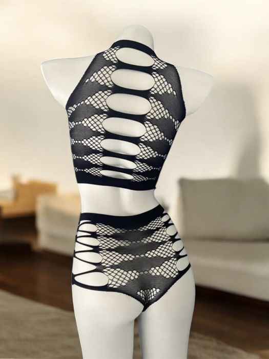 Эротический комплект с вырезами – смелый и соблазнительный