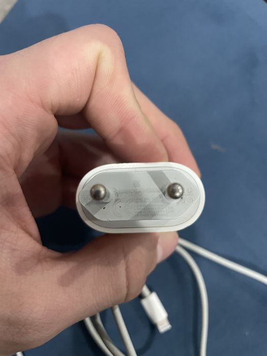 Зарядка на айфон