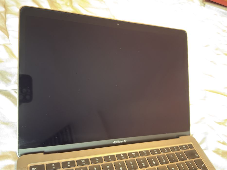 Apple Macbook M1 8GB/256GB SSD