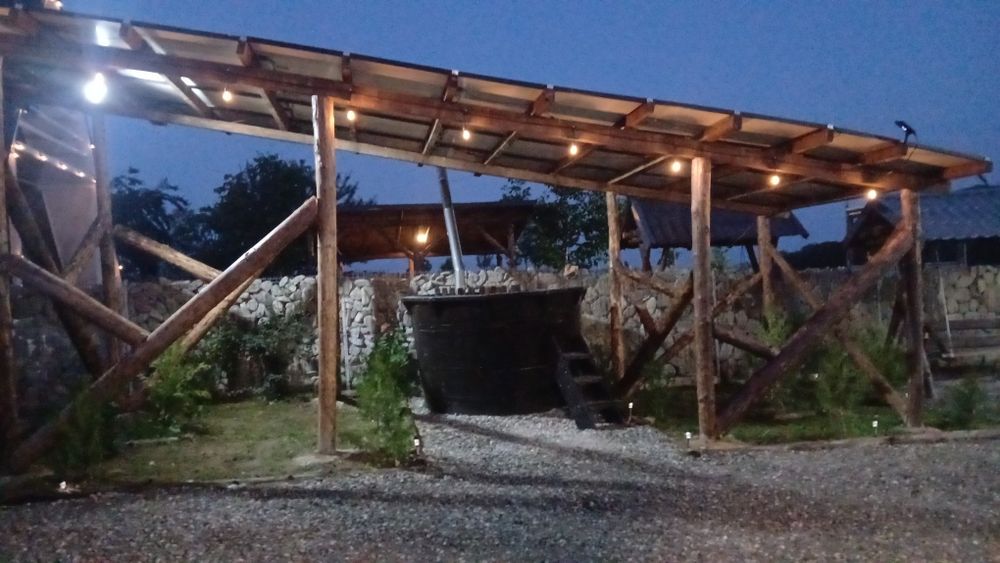 închiriez cabană într-o zonă superbă în rezervația muntele verde deasupra stațiunii slanic prahova