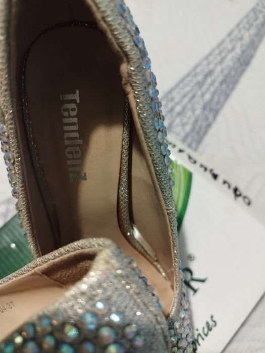 Обувки с платформа