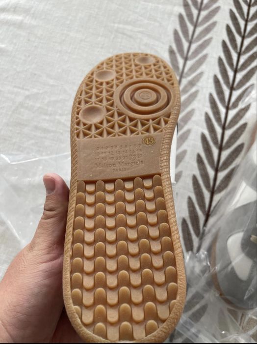 Продам абсолбтно новые кросовки MAISON MARGIELA
