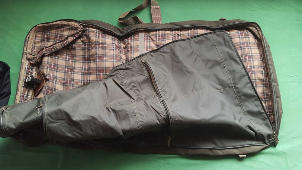 "Чанта - калъф " за официални дрехи ADOLFO