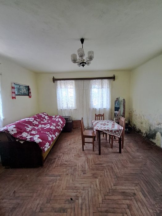 Vand casa si teren arabil extravilan sau schimb cu apartament cu doua camere in Lugojparter sau etaj 1 plus diferenta..