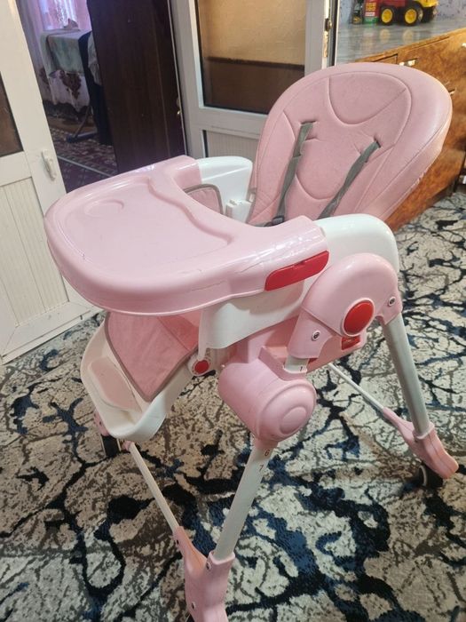 Срочно продаётся детская стульчик для кормления