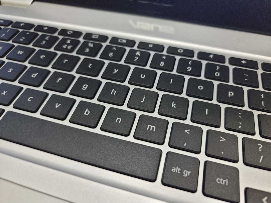 Лаптоп ASUS Chromebook C523