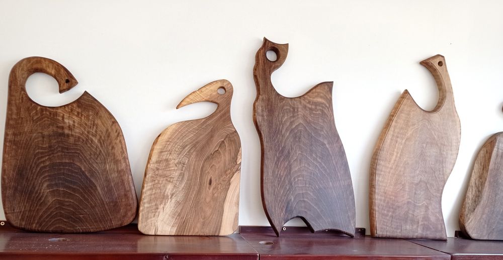 Ръчно изработени кухненски дъски за рязане, поднасяне или декорация.