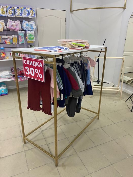 Стойка для одежды