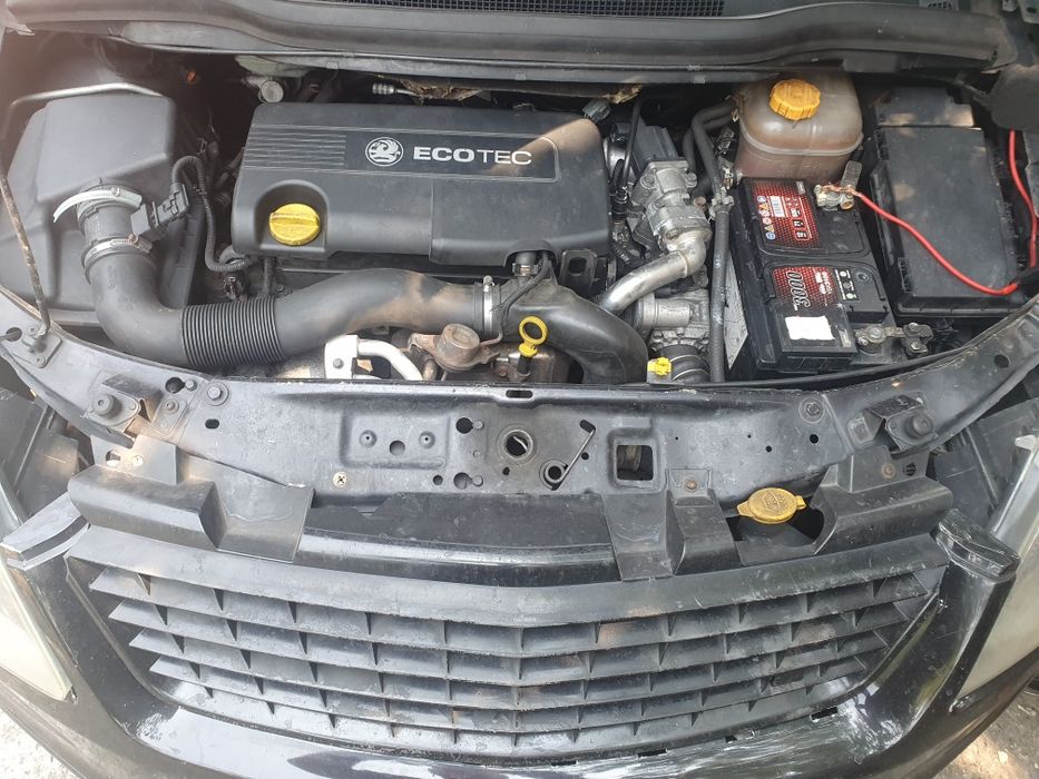 Fata completa / Piese dezmembrari Opel Zafira B OPC 1.7