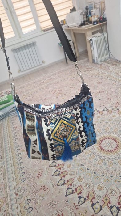 Ппродам ковёр 35 000 т  размер 5 на 3