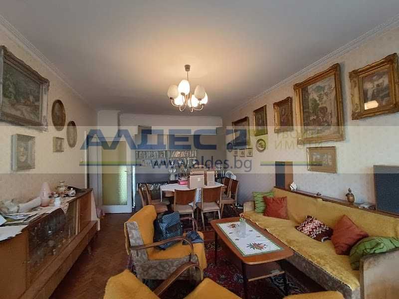 Продава се Тристаен апартамент в София, Медицинска академия - 106 кв.м за 1539 €/кв.м - Снимка #4