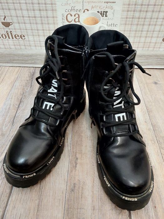 Продам зимние ботинки 40 р.