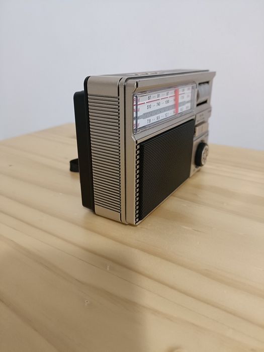 Radio cu încărcare solară
