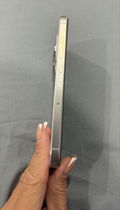Продам Iphone 16 Pro