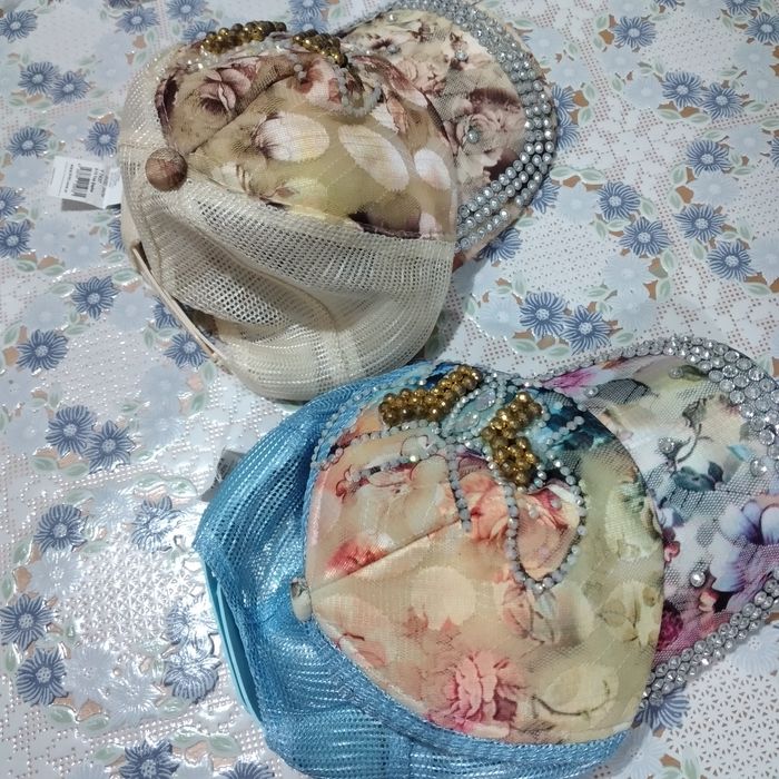 Шапки с козирка за момичета