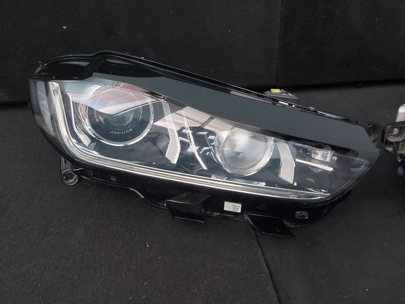 Фарове Jaguar XE 2016г.