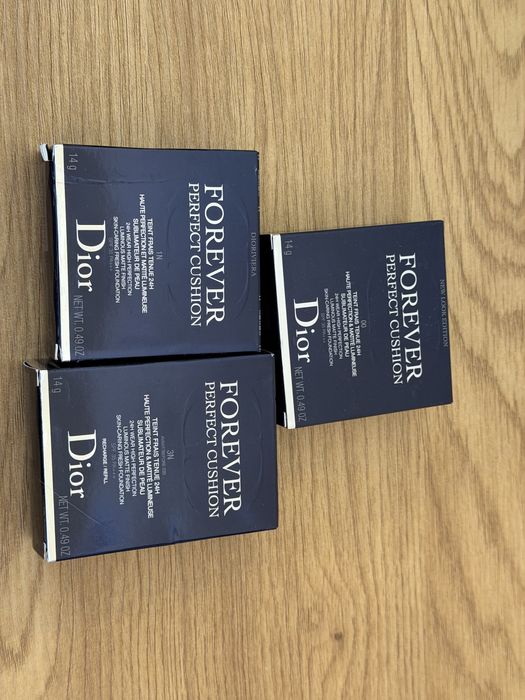 Лот оригинални компактни фон дьо тени на Диор