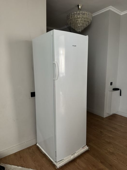 Морозильник Atlant М 243 л белый