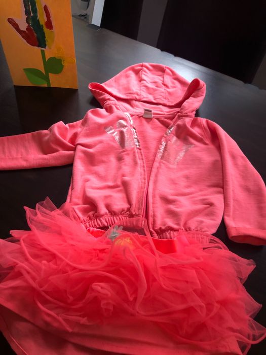 сет за момиче туту пола и суитчър