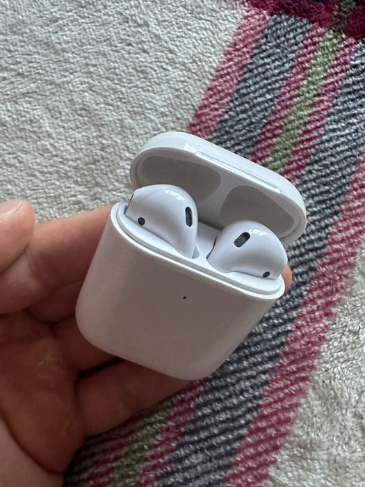 Apple AirPods  2