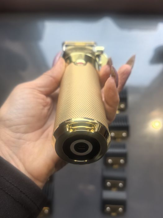 Професионална машинка за подстригване Babyliss Pro