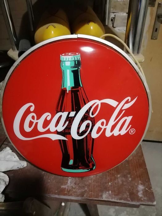 Продавам рекламна табела