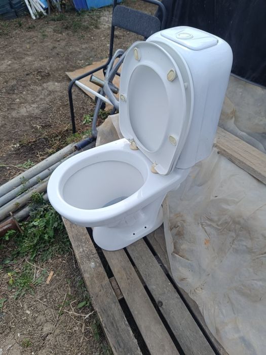 Продам унитаз б.у