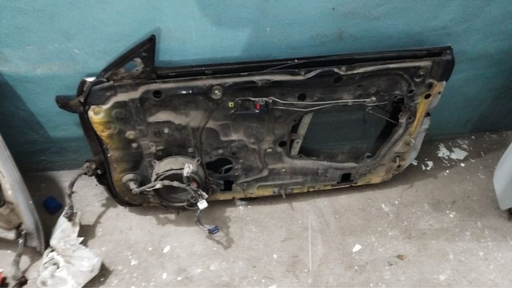Продам дверь на Toyota Curren/Celica