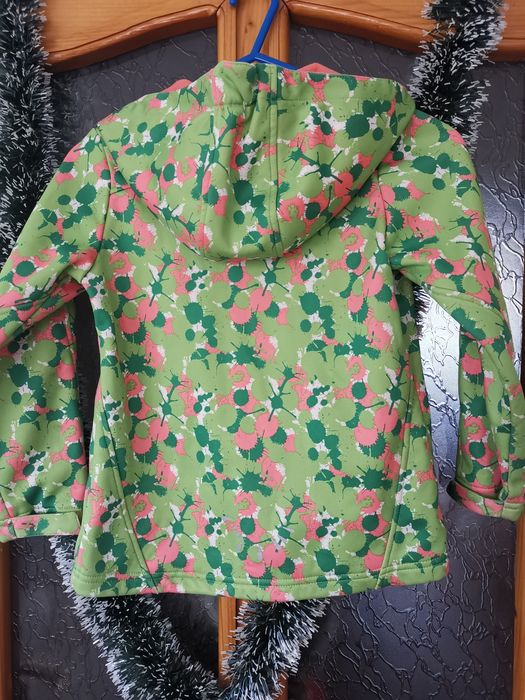 Пъстро яке за момиче