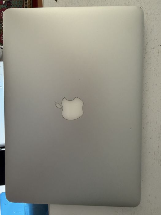 Macbook air 2017/i5/8/256