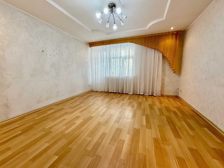 ^Продам 3х комнатную квартиру по ул.Республики на Юго-Востоке!!!