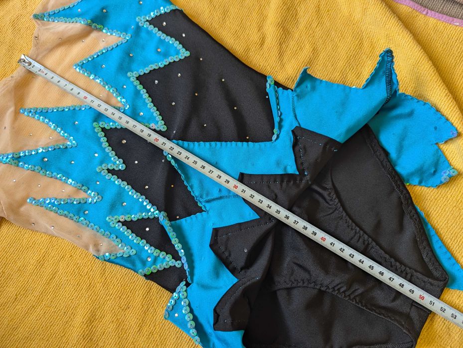 Рокля за фигурно пързаляне