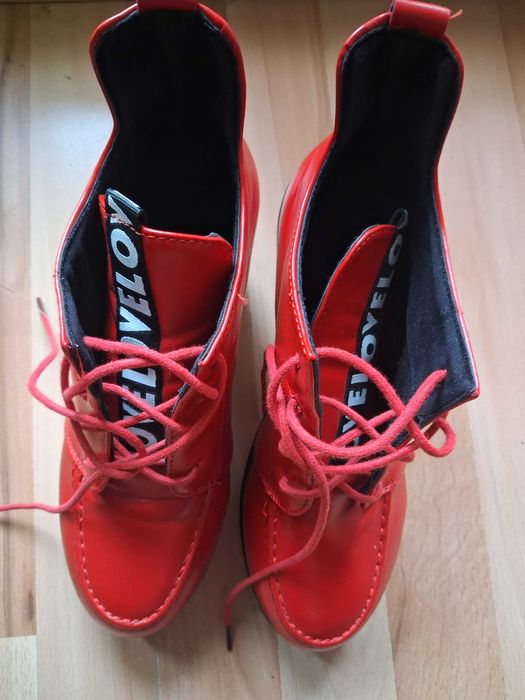 Атрактивни и артистични ИнЯн обувки