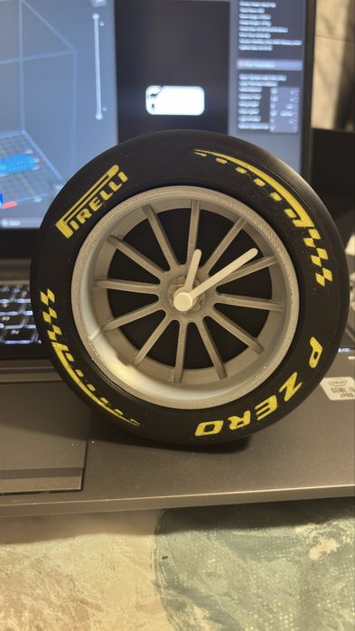 Ceas birou in forma de roata Formula 1 Medium printata 3D