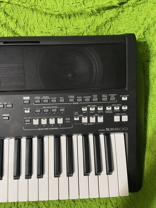 Продам синтезатор