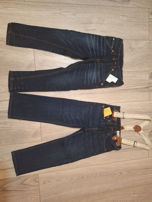 Blugi H&M,noi,cu etichetă, 3-4 ani
