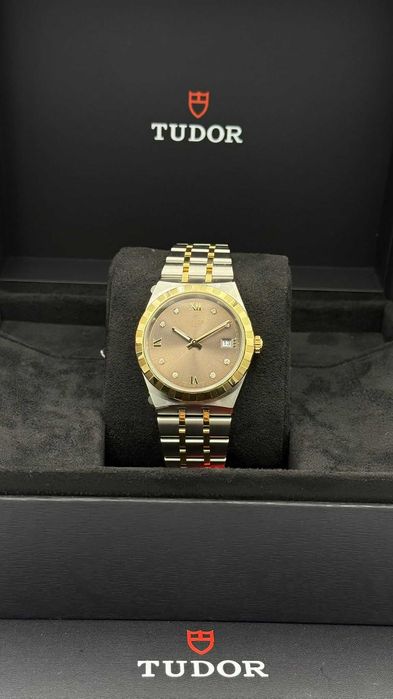 Tudor Royal Referință: 28503, 38 mm, aur oțel, 2025, 4000€.