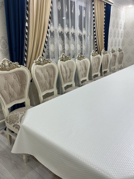 Гостевой стол со стульями