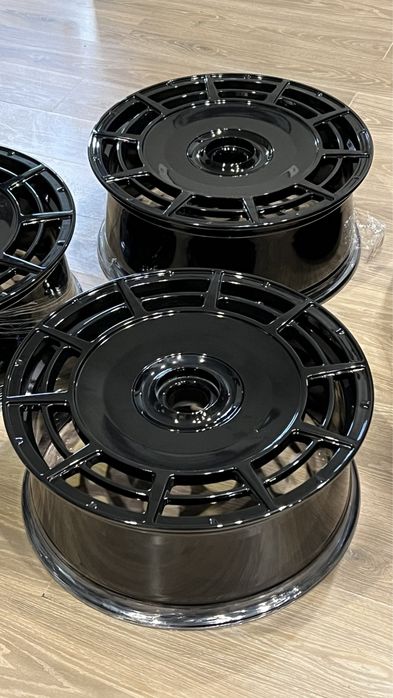 Кованые диски R22 на Escalade новые