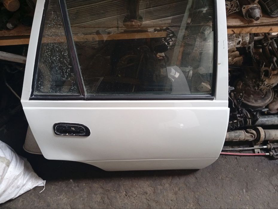 Avtomabil eshiklari neksiya damas matiz hamasidan bor