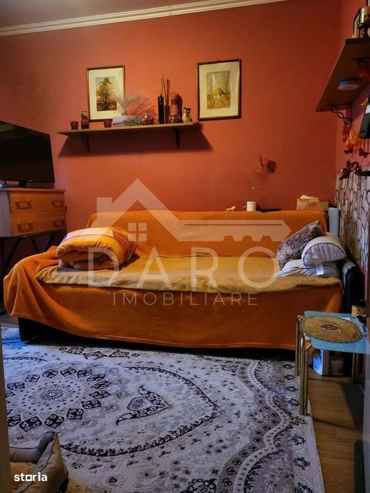 Vând apartament cu 3 camere în Dambu